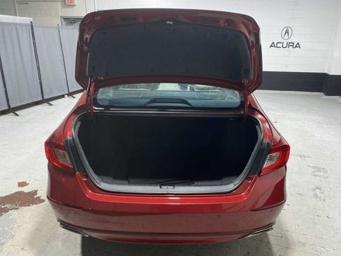 Used 2018 Honda Accord Touring image 19