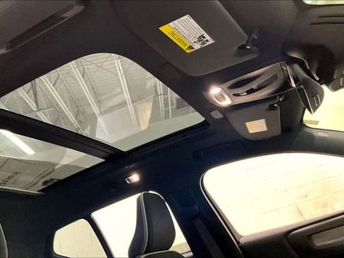 Used 2020 Volvo XC40 T5 R-Design w/ Protection Package image 27