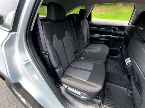 Used 2026 Kia Sorento LX FWD image 23
