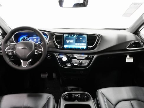 New 2026 Chrysler Voyager LX image 12