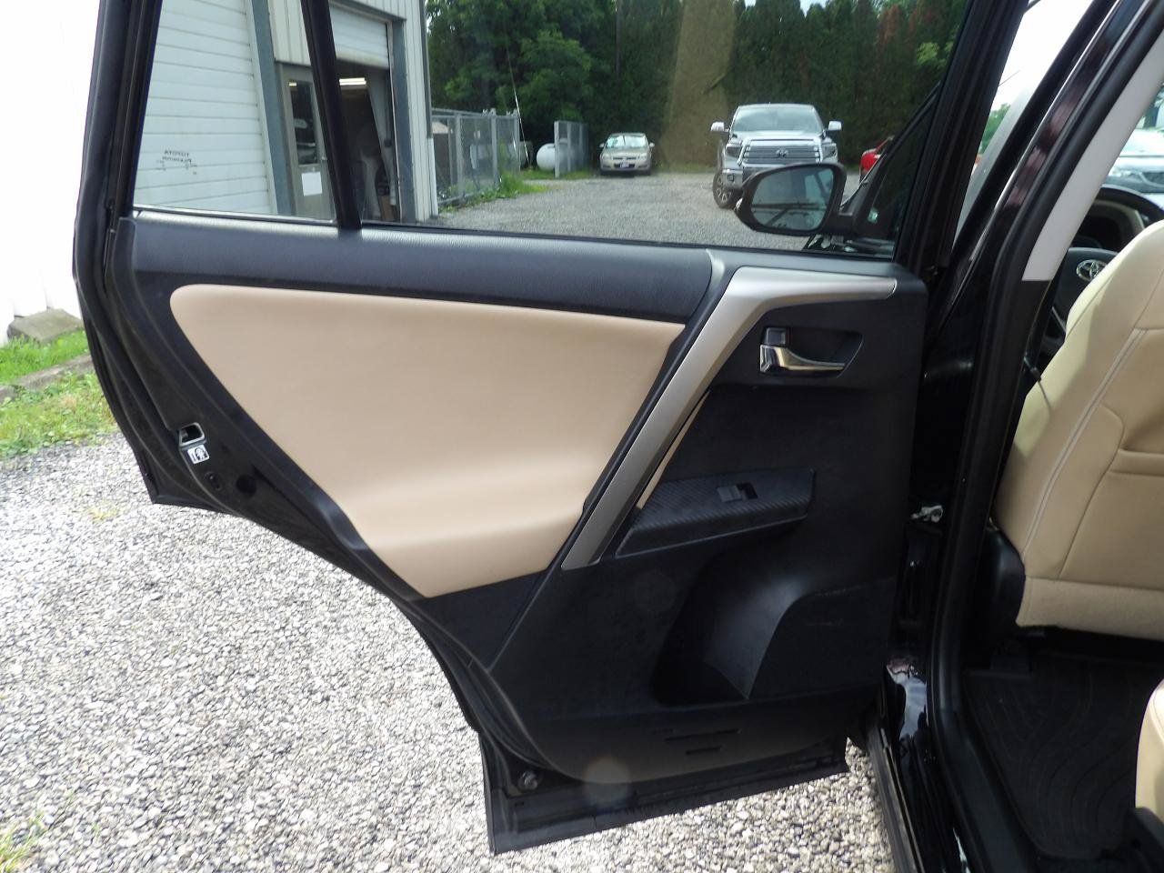 Used 2014 Toyota RAV4 Limited AWD/4WD image 9