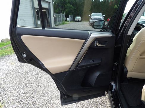 Used 2014 Toyota RAV4 Limited AWD/4WD image 9