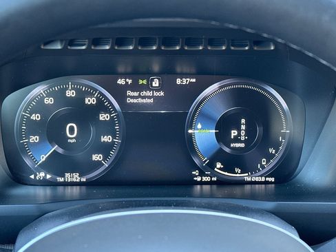 Used 2022 Volvo XC90 T8 R-Design image 27