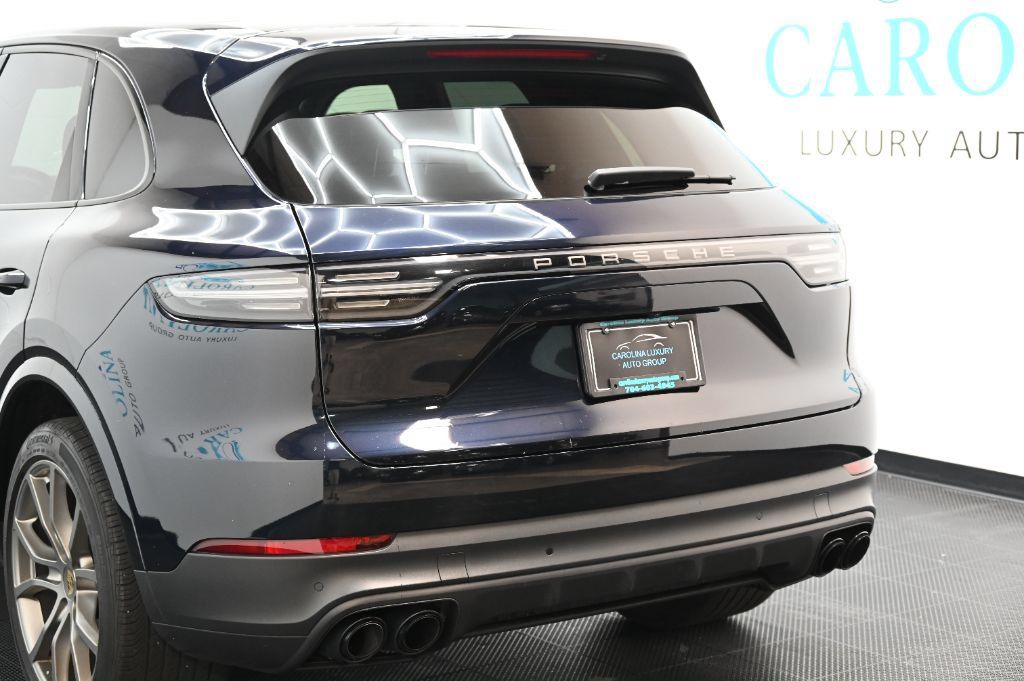 Used 2023 Porsche Cayenne S Platinum AWD/4WD image 11