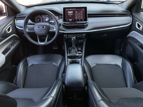 Used 2023 Jeep Compass Latitude image 20