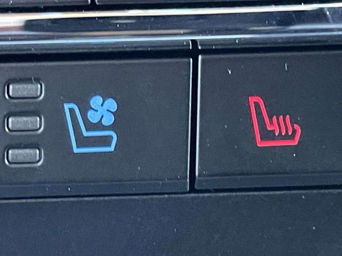 New 2026 Ford F350 Lariat w/ Black Appearance Package image 19