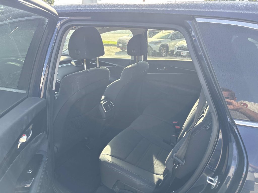Used 2019 Kia Sorento FWD image 9