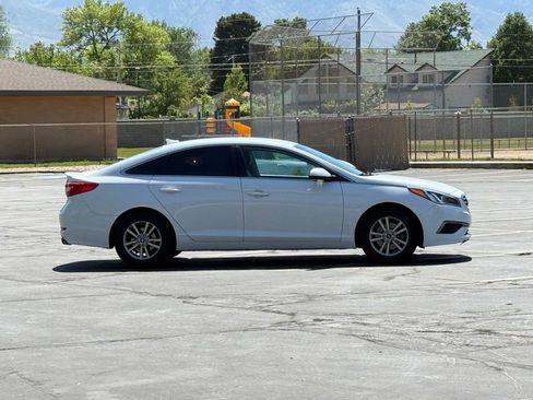 Used 2017 Hyundai Sonata SE FWD image 4