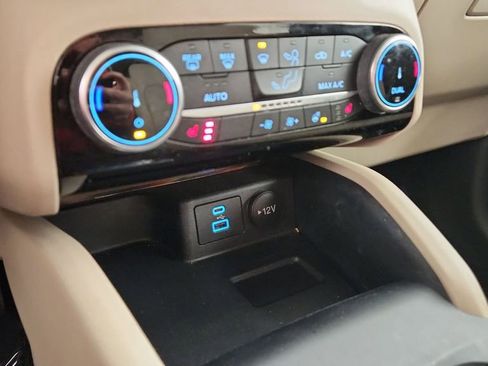 Used 2022 Ford Escape SEL image 17