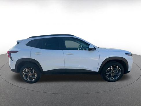 Used 2025 Chevrolet Trax LT image 16