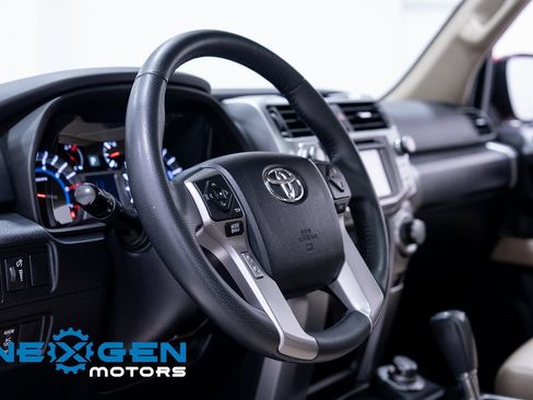 Used 2018 Toyota 4Runner SR5 Premium image 23