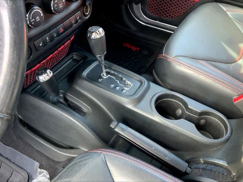 Used 2018 Jeep Wrangler Unlimited Rubicon image 15