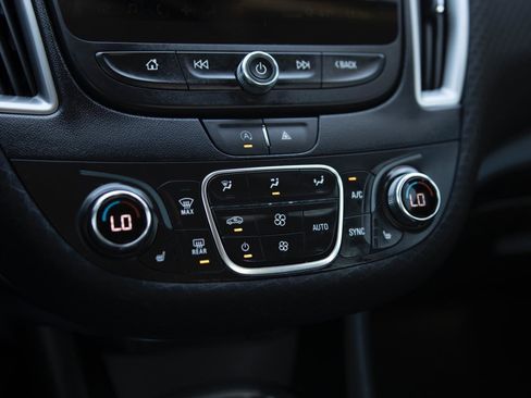 Used 2023 Chevrolet Malibu LT image 9