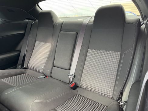 Used 2019 Dodge Challenger SXT image 20