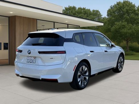 Used 2026 BMW iX xDrive45 w/ Premium Package image 8