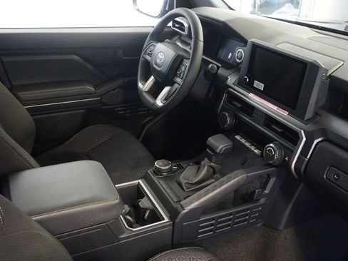 New 2026 Toyota 4Runner SR5 AWD/4WD image 24
