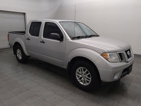 Used 2019 Nissan Frontier SV image 11