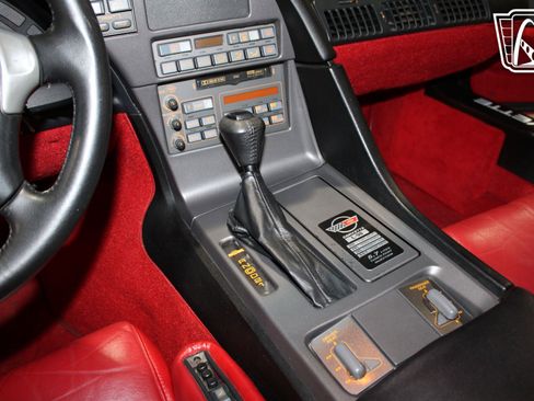 Used 1990 Chevrolet Corvette Coupe RWD image 32