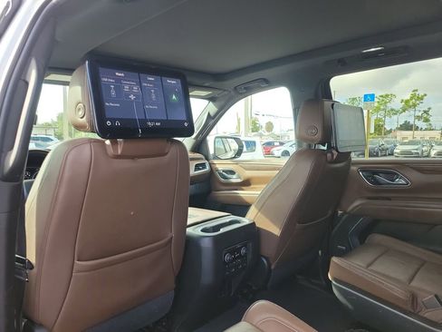 Used 2021 Chevrolet Suburban High Country image 11