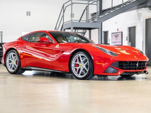 Used 2017 Ferrari F12 Berlinetta RWD image 8