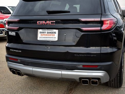 Used 2024 GMC Acadia Elevation image 9