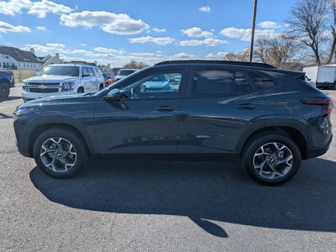 New 2026 Chevrolet Trax LT w/ Sunroof Package image 5