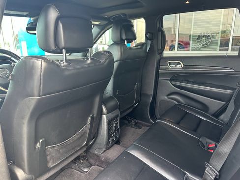Used 2017 Jeep Grand Cherokee Limited AWD/4WD image 16