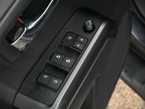 Used 2022 Toyota Tacoma TRD Sport w/ Technology Package image 28