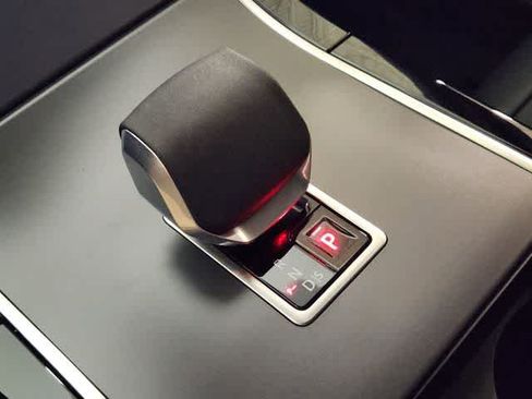 Used 2026 Land Rover Range Rover Velar S AWD/4WD image 30