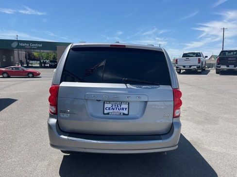 Used 2019 Dodge Grand Caravan SXT FWD image 13