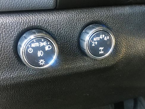 Used 2017 Chevrolet Colorado Z71 AWD/4WD image 21