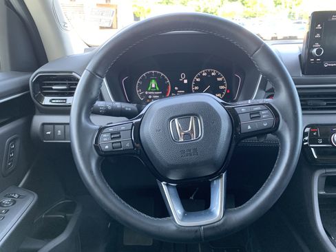 Used 2025 Honda Pilot Touring image 18