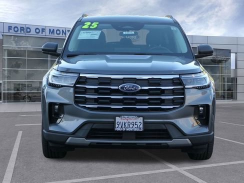 Used 2025 Ford Explorer Active w/ Active Comfort Package image 9