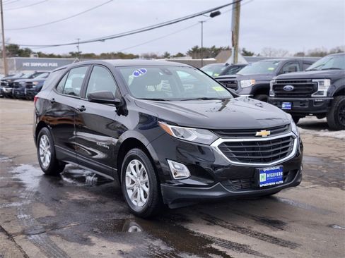 Used 2021 Chevrolet Equinox LS w/ LPO, Floor Liner Package image 7