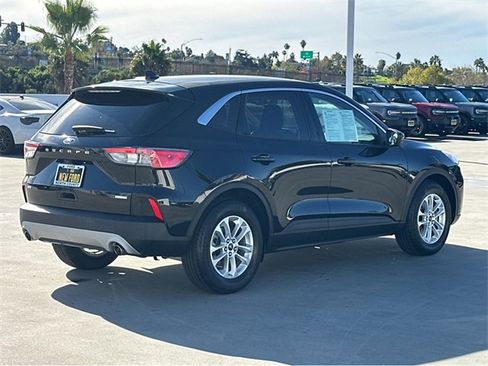 Used 2020 Ford Escape SE image 6