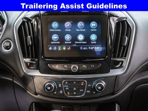 Used 2021 Chevrolet Traverse LT image 17