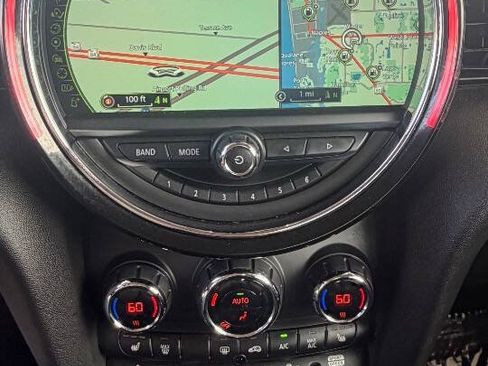 Used 2018 MINI Cooper S FWD image 19