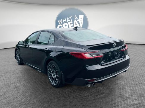Used 2025 Toyota Camry SE AWD/4WD image 5
