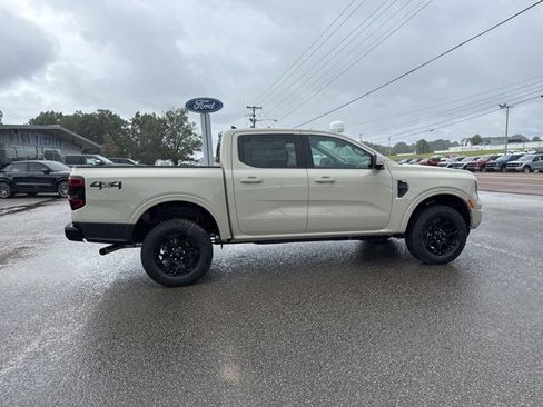 New 2025 Ford Ranger Lariat w/ Black Appearance Package image 32
