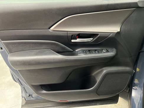 Used 2025 Toyota Grand Highlander FWD image 14