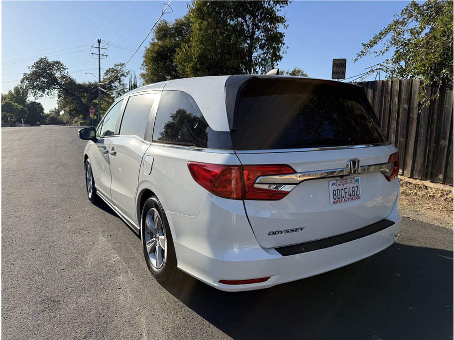 Used 2018 Honda Odyssey EX image 3