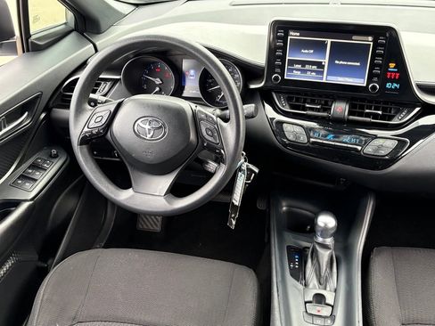 Used 2019 Toyota C-HR XLE image 12
