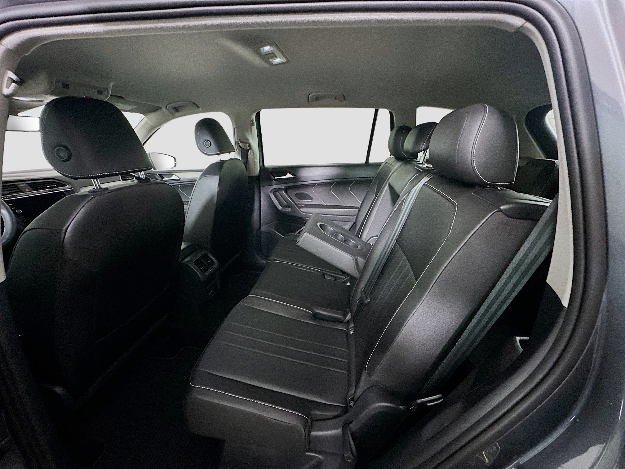 Used 2023 Volkswagen Tiguan SE FWD image 28