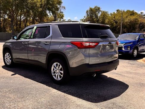 Used 2021 Chevrolet Traverse LT image 4