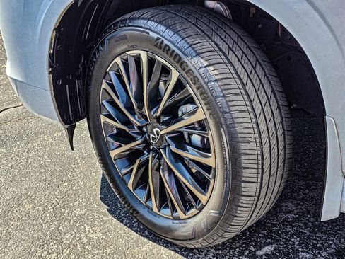 Used 2025 INFINITI QX80 Autograph image 8