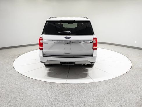 Used 2018 Ford Expedition XLT w/ Equipment Group 202A AWD/4WD image 34