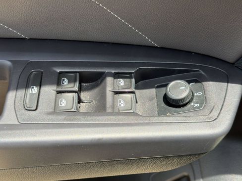 Used 2021 Volkswagen Atlas SE FWD image 12