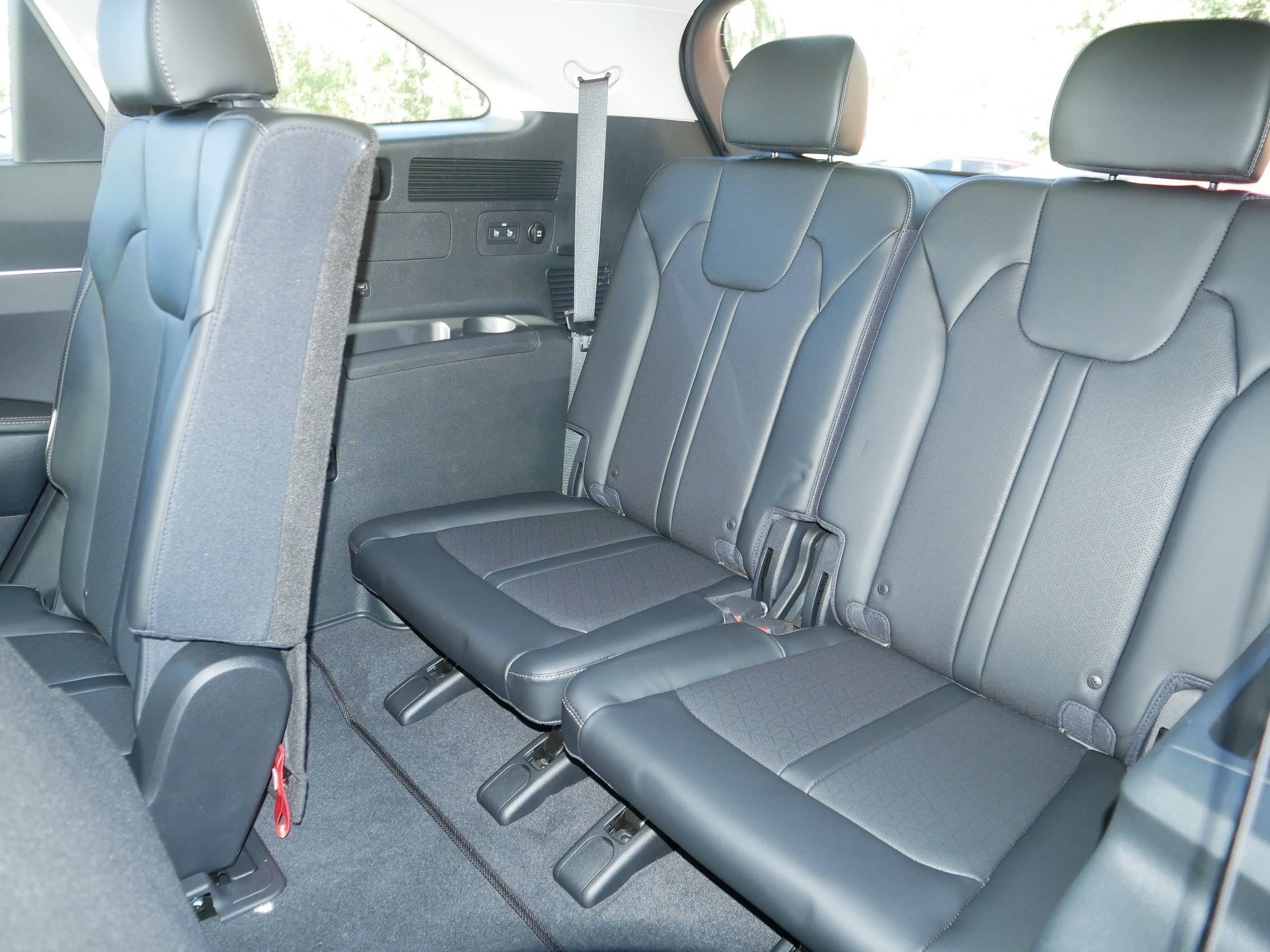 Certified 2023 Kia Sorento S w/ Panoramic Sunroof Package AWD/4WD image 36
