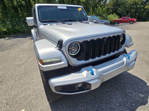 Used 2024 Jeep Wrangler High Altitude AWD/4WD image 11