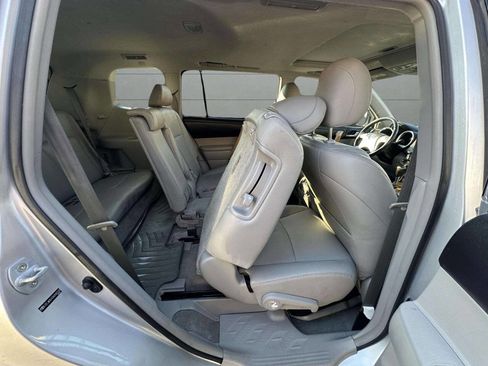 Used 2010 Toyota Highlander Limited image 38